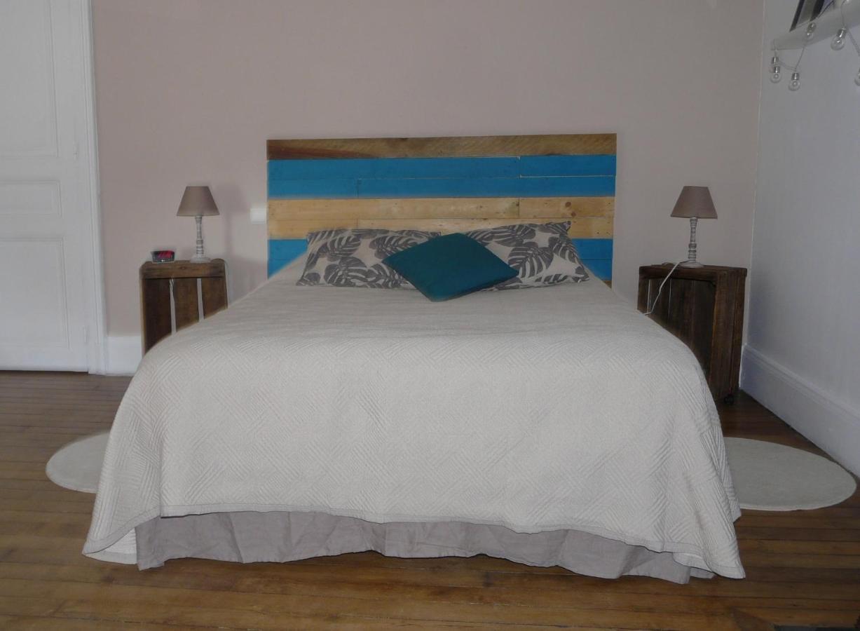 Bed and Breakfast La Pie Grieche Lucquy Exterior foto